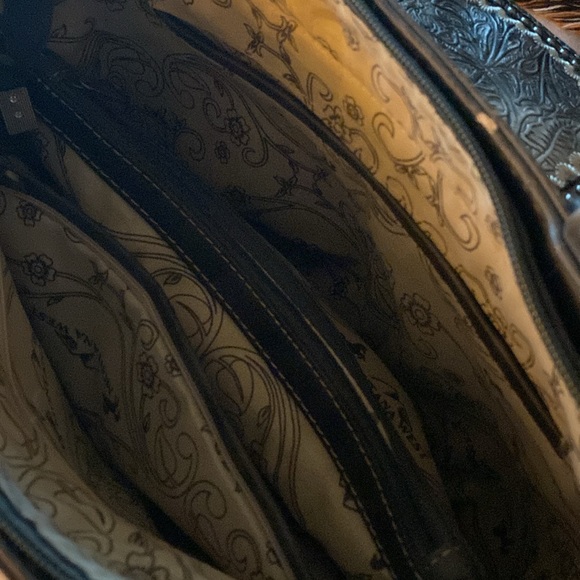 Montana West purse with faults but still has lots of life - Picture 5 of 9